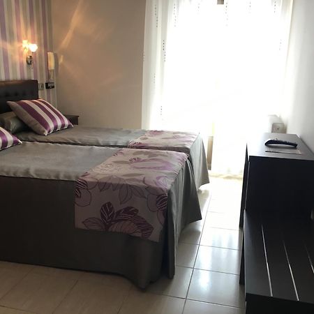 Hostal Sainz Riaño エクステリア 写真