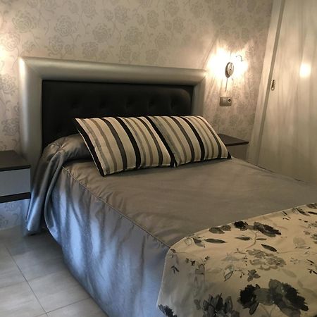 Hostal Sainz Riaño エクステリア 写真