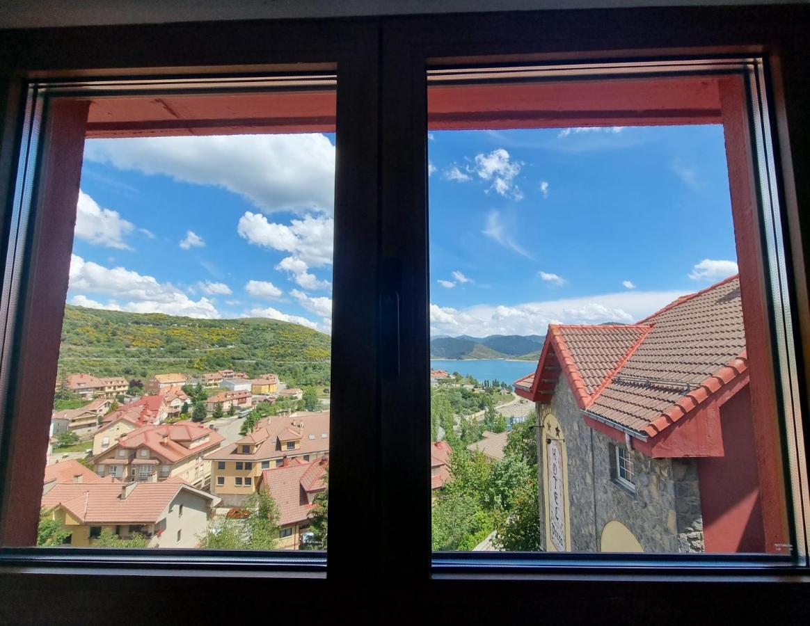 Hostal Sainz Riaño エクステリア 写真