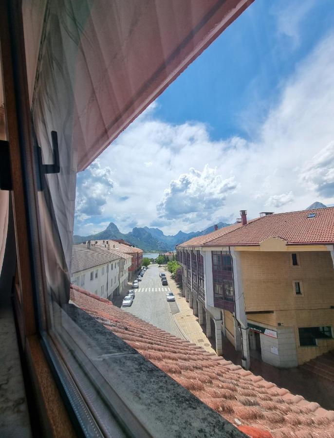 Hostal Sainz Riaño エクステリア 写真