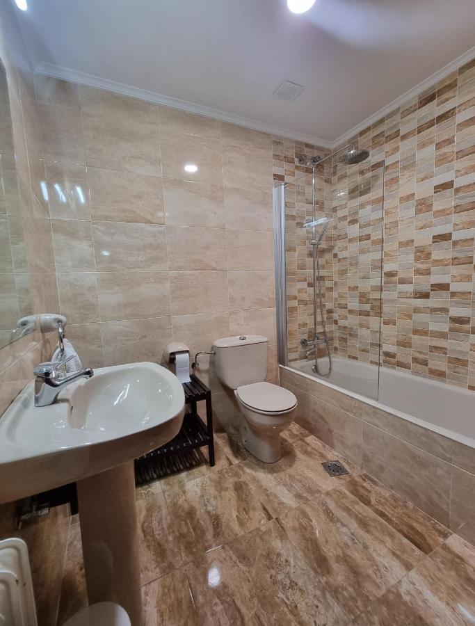 Hostal Sainz Riaño エクステリア 写真