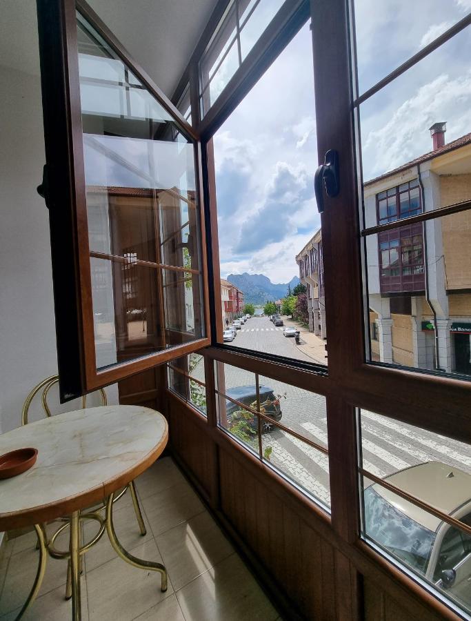 Hostal Sainz Riaño エクステリア 写真