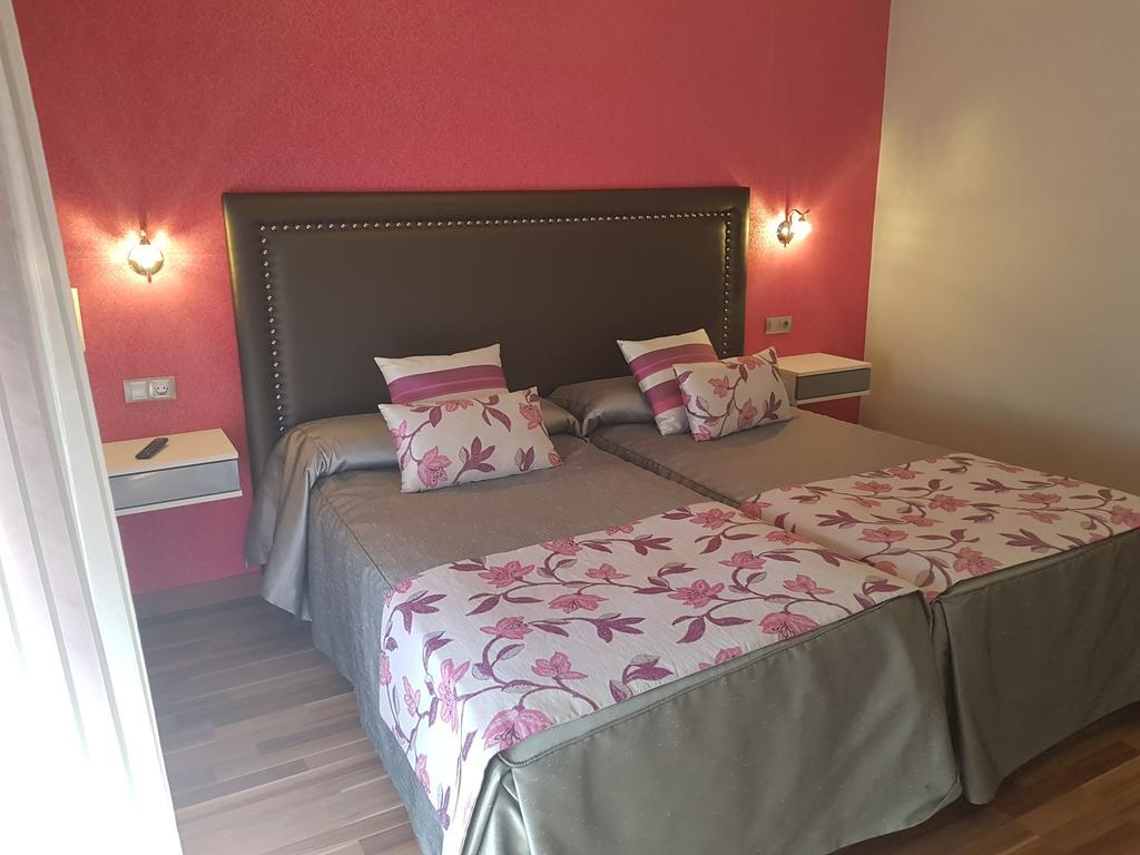 Hostal Sainz Riaño エクステリア 写真